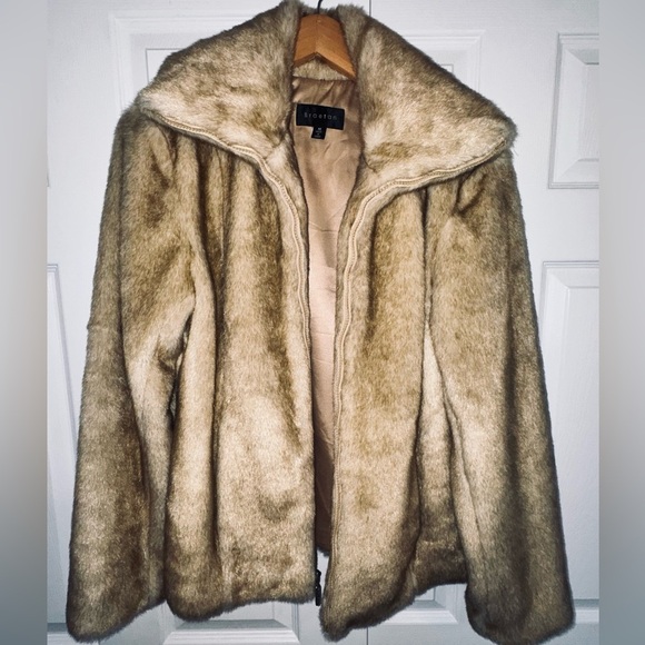 Braetan Jackets & Blazers - 💥SALE💥Braetan Faux Fur Coat Jacket Tan Camel Zip Front Size Medium